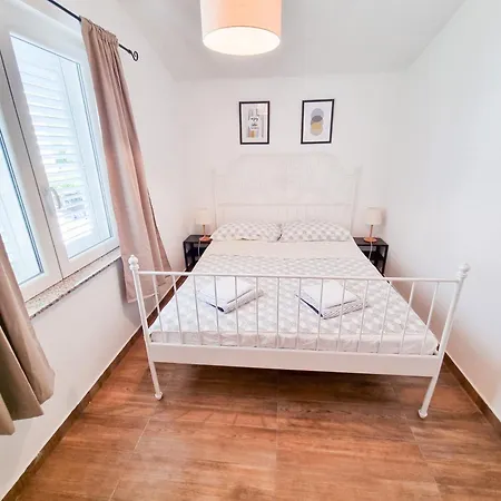 House Milan Pinezici (Krk)
