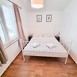 House Milan Pinezići