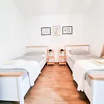 House Milan * Pinezići