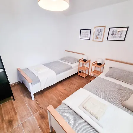 House Milan * Pinezići